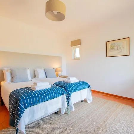 Spectacular 4 Bed With Pool Near Carvoeiro Поршеш