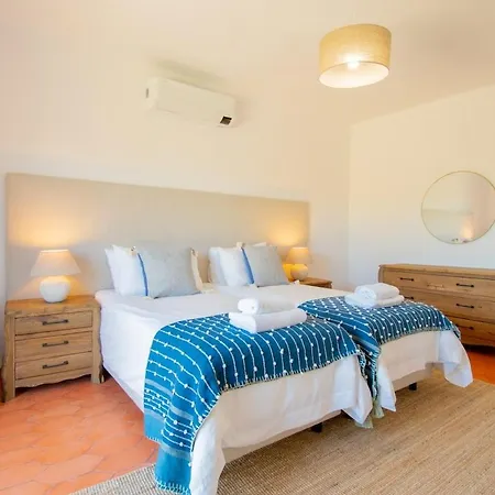 Spectacular 4 Bed With Pool Near Carvoeiro *